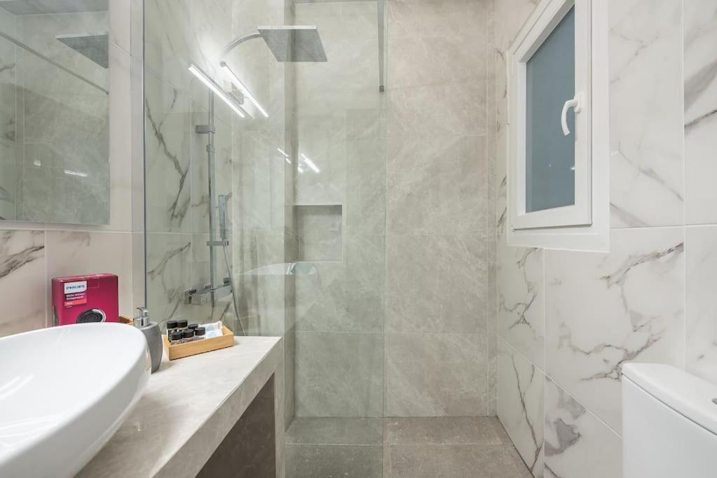 Luxurius In Megaro Mousikis Metro Station Apartment *